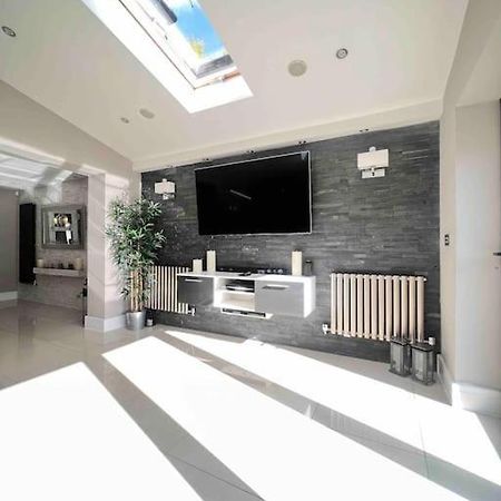 Stunning Home In Astley Tyldesley Exterior foto