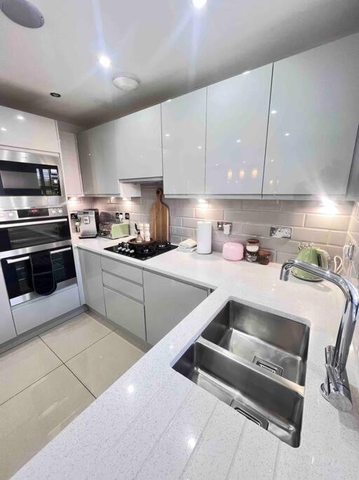 Stunning Home In Astley Tyldesley Exterior foto